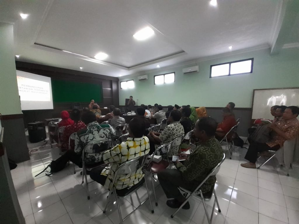 Rapat Presentasi Rencana Pertanian Terpadu Di Desa Pakis Kec Durenan